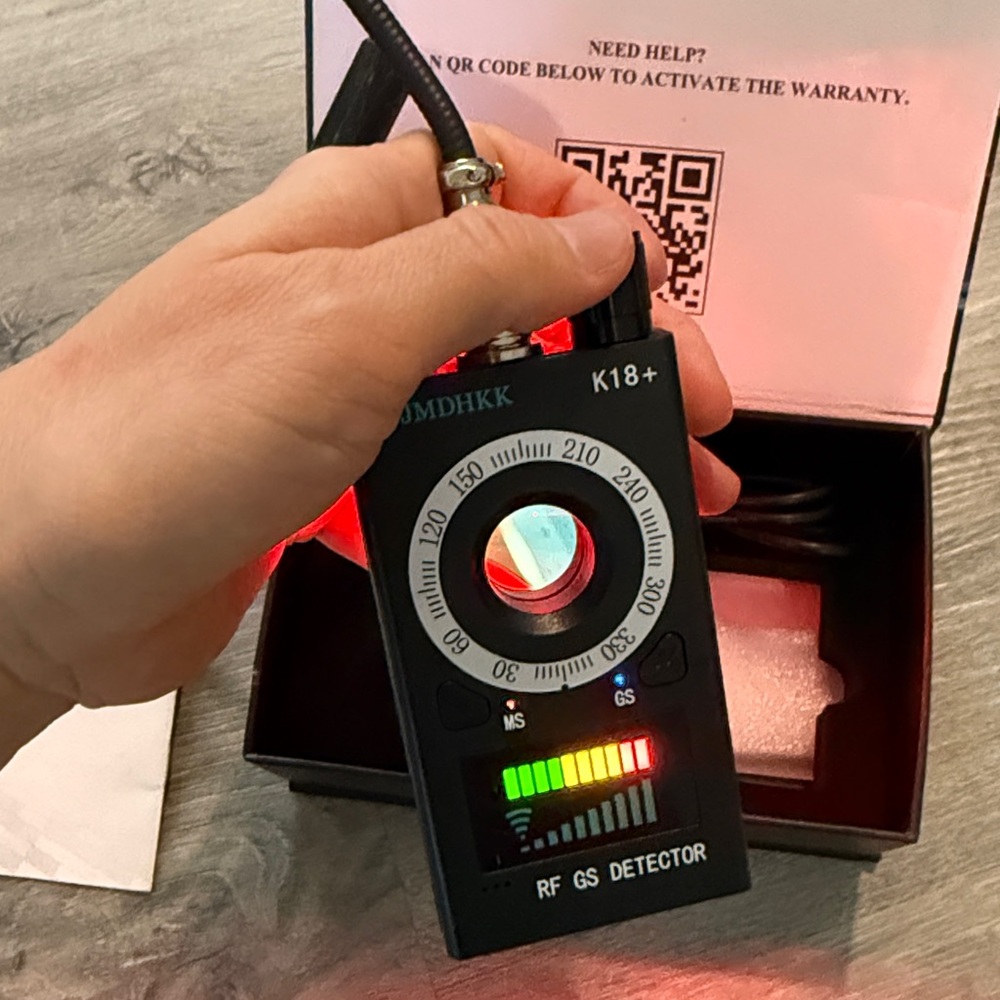 JMDHKK K18+ Anti Spy RF Bug Detector & Camera Finder - Black